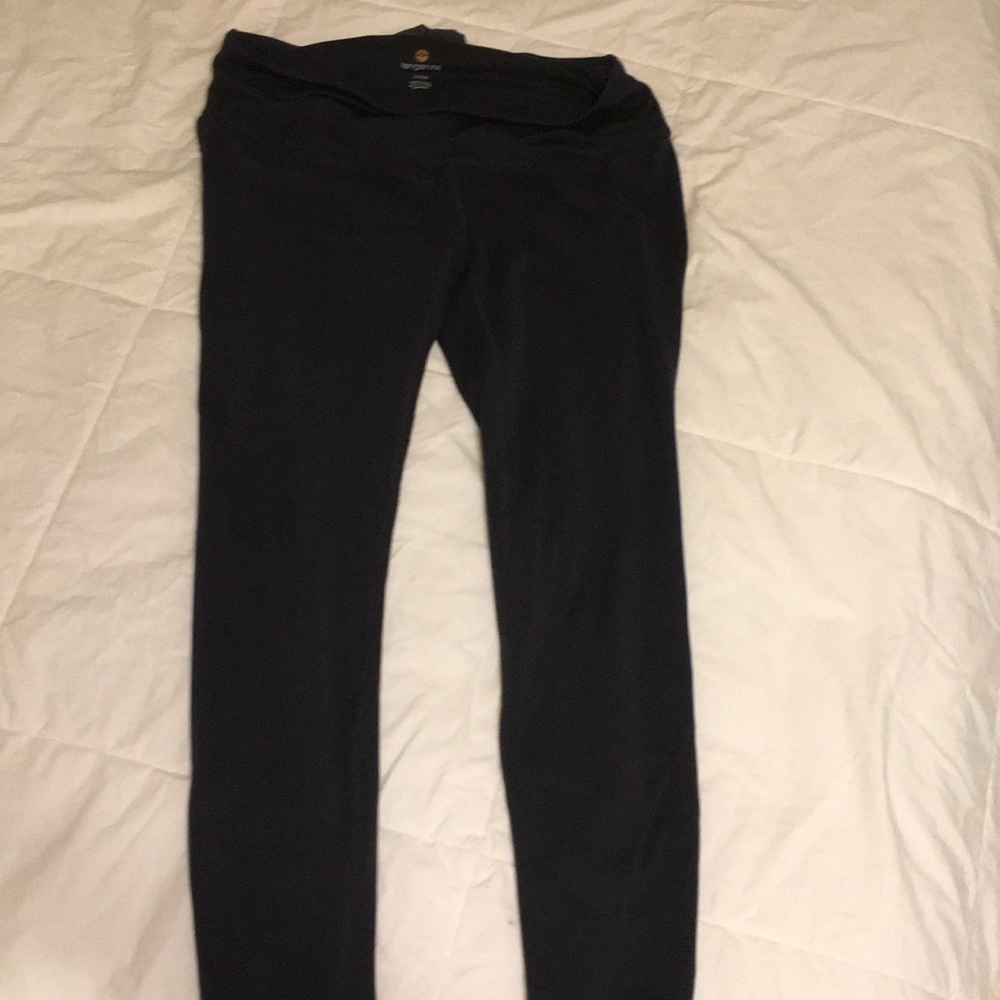 Women’s tangerine leggings